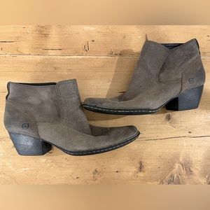 Born Rascal Leather Ankle Pull On Boots w/Square Toe Sz 9